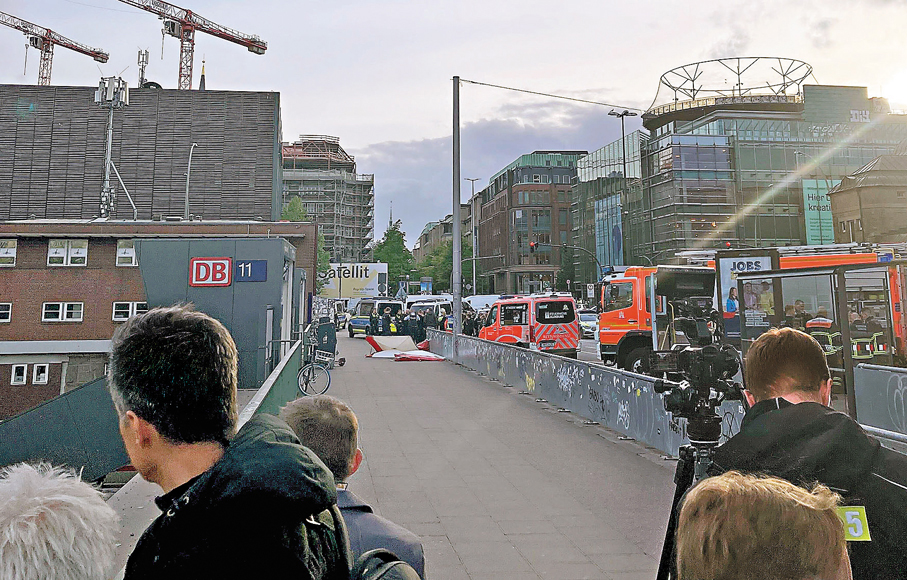 ●德警封鎖案發現場。 美聯社