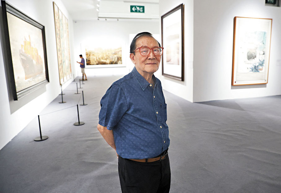 ●香港書畫學會會長徐嘉煬強調本次展出的作品,無不彰顯中華民族的文化自信。香港文匯報記者郭木又 攝