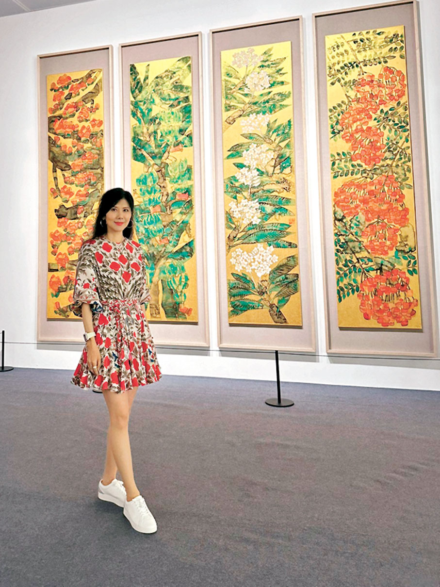 ●港姐畫家朱潔儀表示,本次如此大型的展覽非常值得香港藝術家前往觀展學習。香港文匯報記者蔡學怡 攝