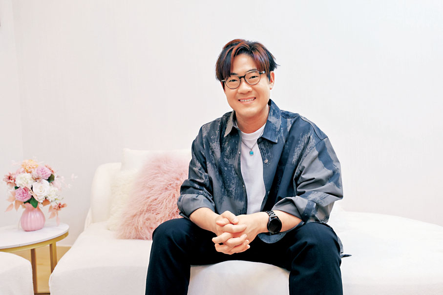 ●羅啟豪受訪時侃侃而談。