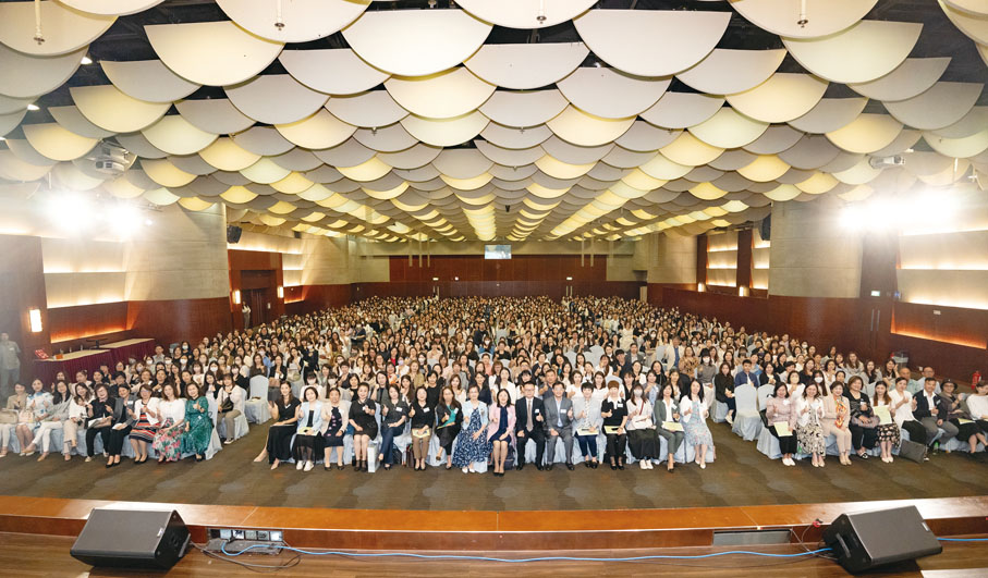 ●全場大合照。