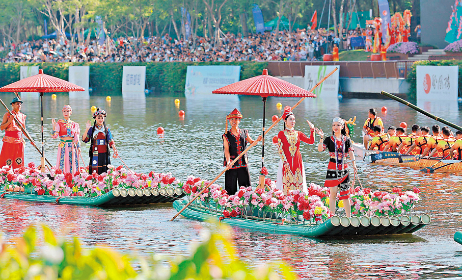 ●南山大沙河龍舟賽非遺表演。香港文匯報記者郭若溪  攝