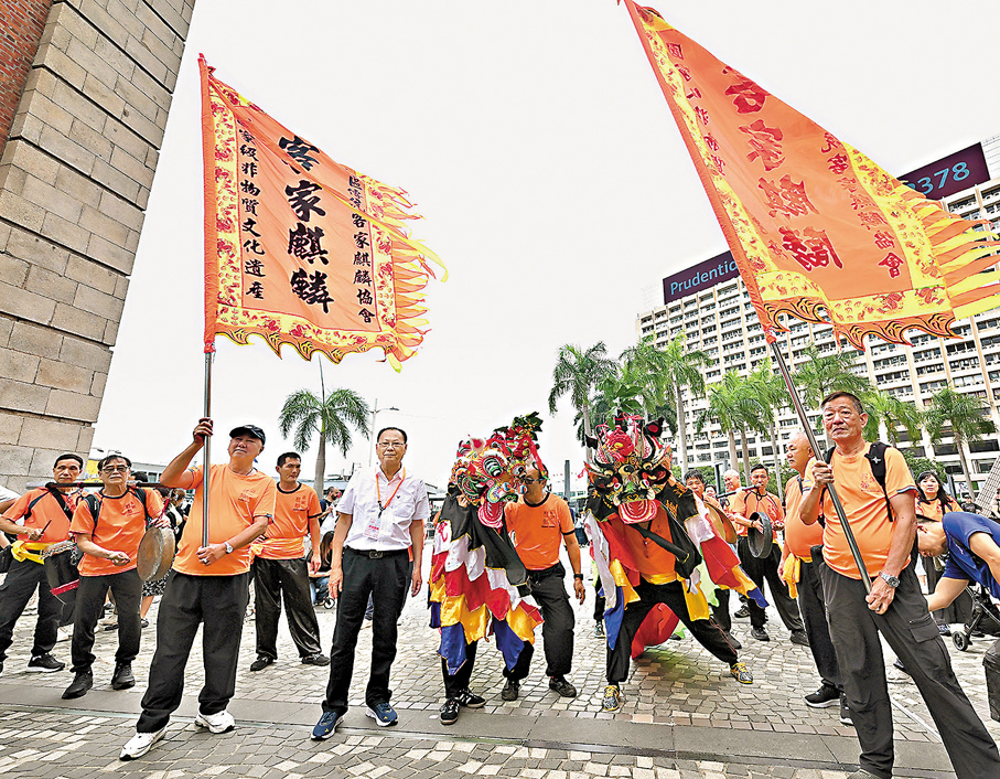 ●西貢坑口客家舞麒麟表演。