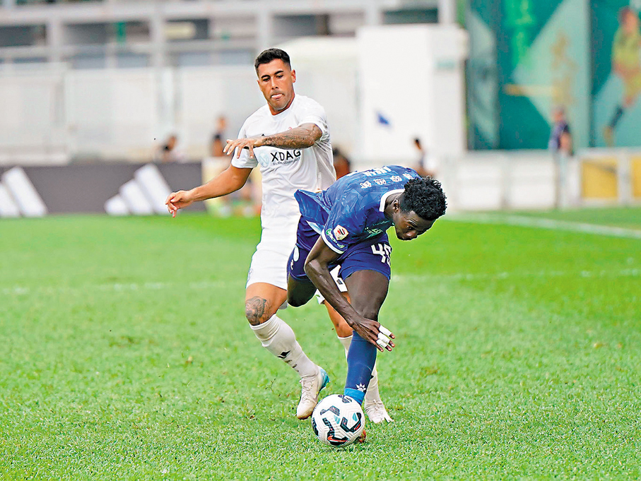 ●東方（白衫）在決賽以3：1反勝標準流浪。