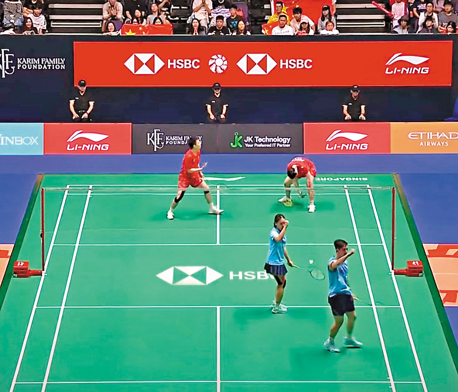 ●「鄧謝配」以局數2：1擊敗國家隊組合郭新娃/陳芳卉。 比賽片段截圖