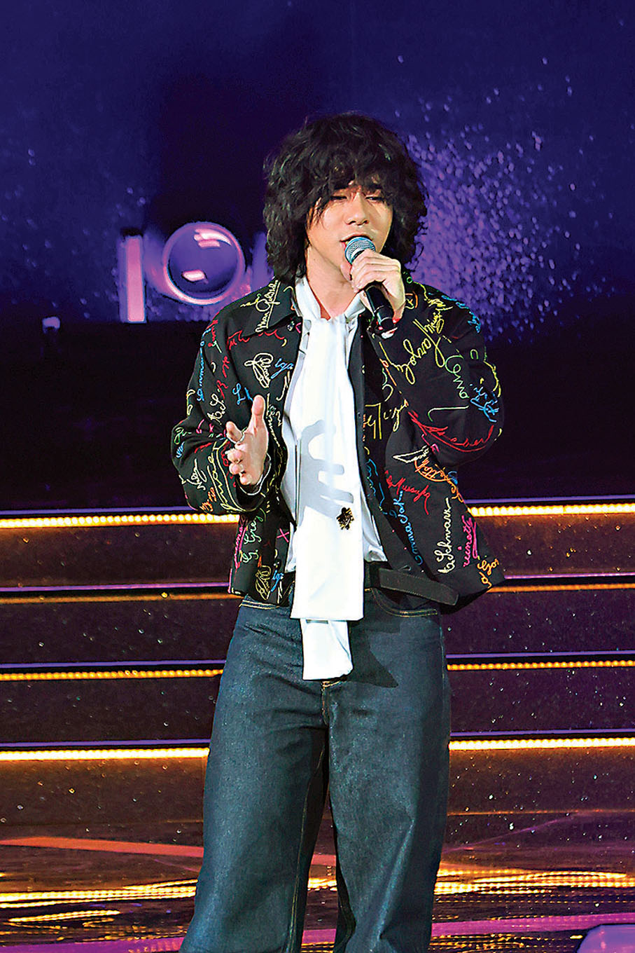 ●曾比特一炮雙響。 