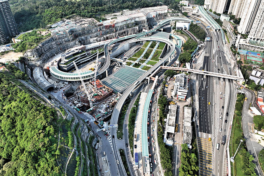 ●首在港舉行的鐵路會議將展示最新基建技術,圖為將軍澳藍田隧道,2024年正在進行工程的藍田地盤。 資料圖片