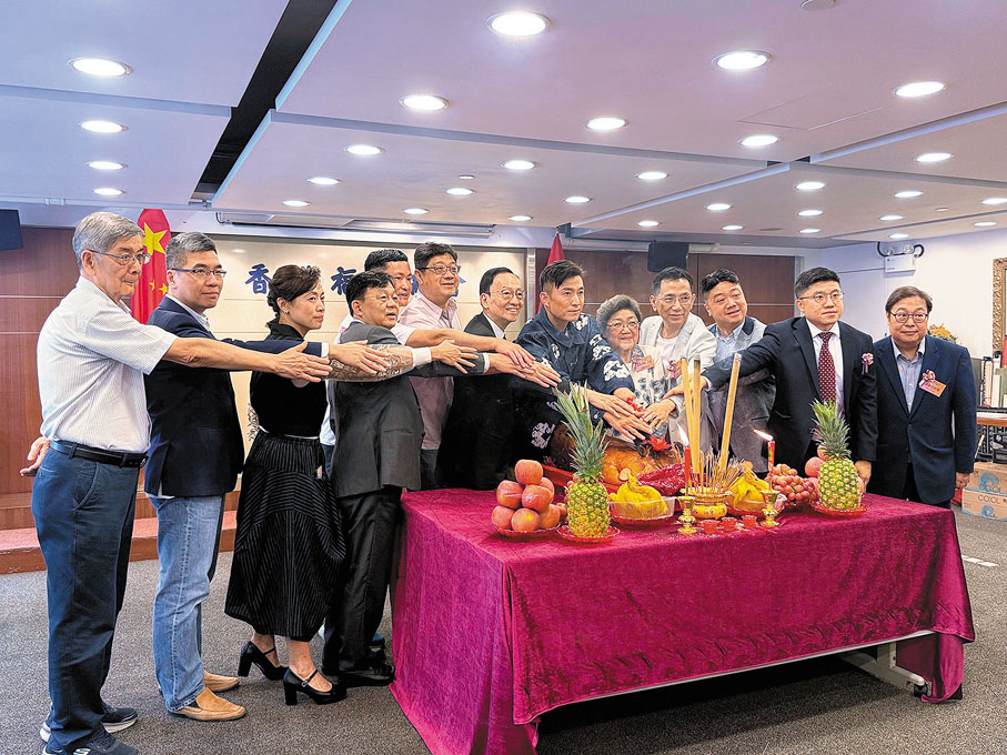 ●圖為慶祝香港福建商會辦學一百周年的校慶電影《福中時光印記》開鏡儀式。香港文匯報記者蔡學怡 攝