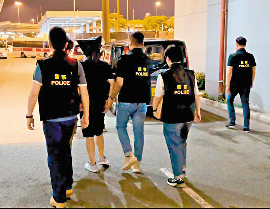 ●被捕疑犯昨晚移送返港。 警方圖片