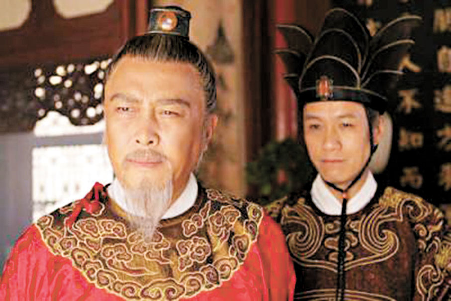●圖為影視作品中的張居正（左）。 網上圖片