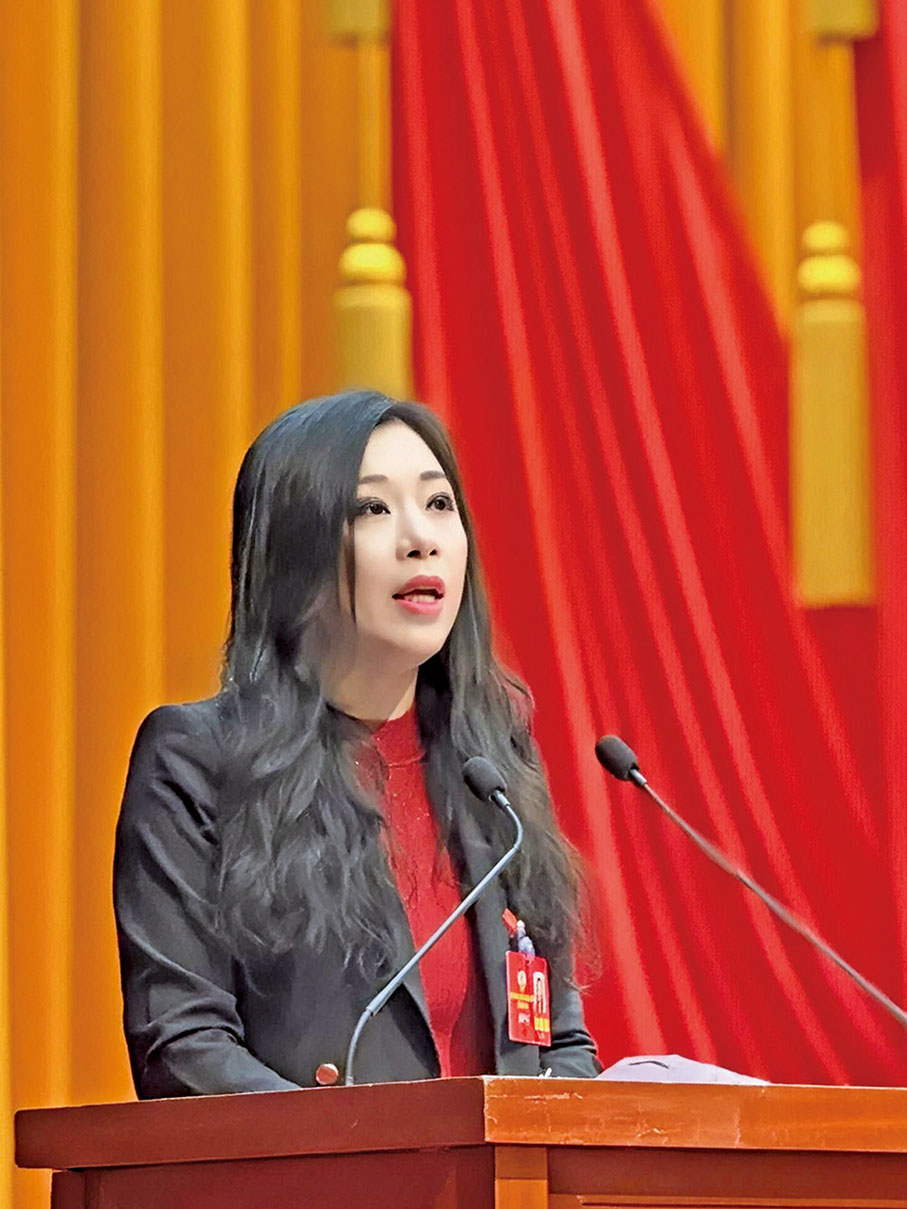 ●2025年1月，廖伊曼在廣東省政協十三屆三次會議現場作主題為「推動粵港澳大灣區國際教育示範區建設，擦亮留學中國品牌」的發言。