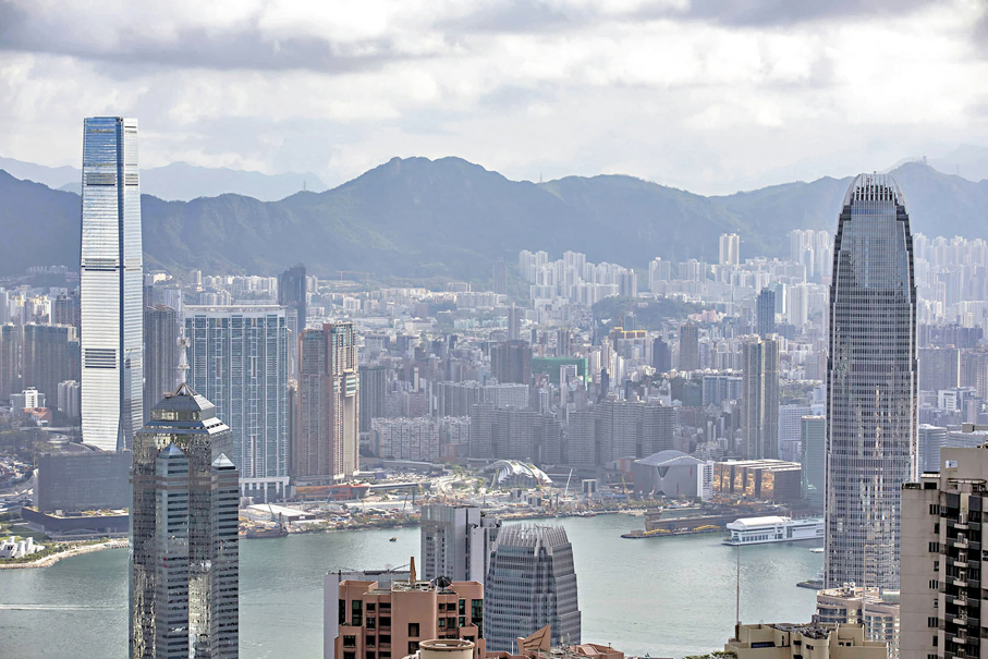 ●香港成為全球首批完成穩定幣立法的地區之一,為香港的虛擬資產市場提供穩定的基礎。圖為香港維港兩岸。 資料圖片