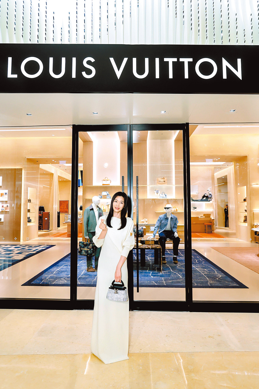 ●全智賢甜笑派心。    主辦方供圖