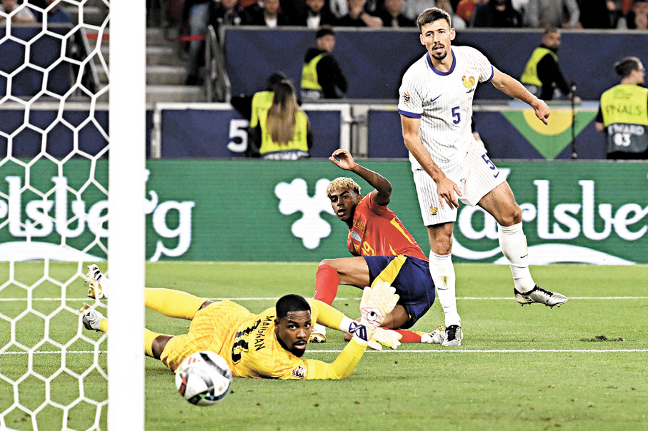 ●耶馬（中）表現搶鏡。  法新社