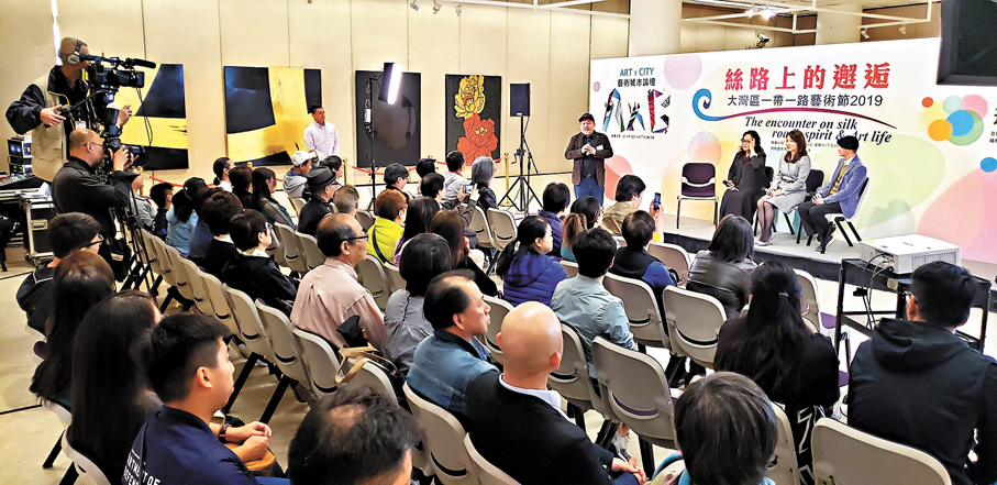 ●巢錫雄策劃的2019年大灣區藝術節。 受訪者供圖