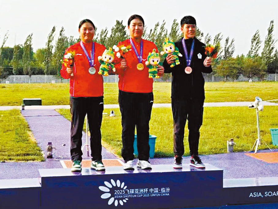 ●國家隊選手在女子多向包辦三甲。新華社