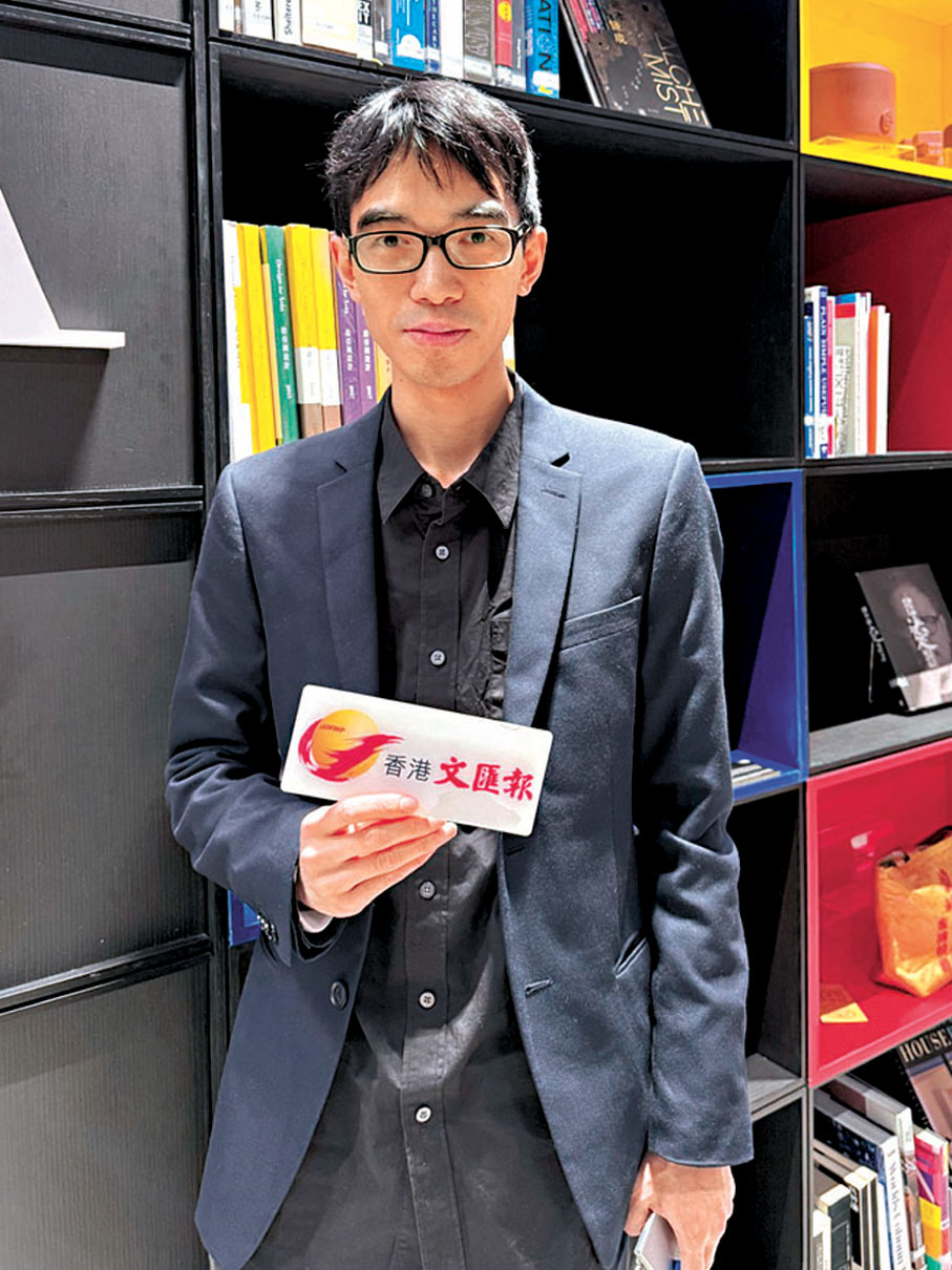 ●獨立藝術家蔡世豪接受香港文匯報記者專訪。 陳藝  攝