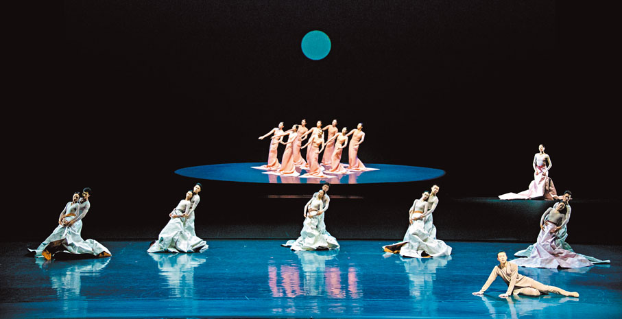 ●舞蹈大師沈偉為舞劇打造出獨特的意境。