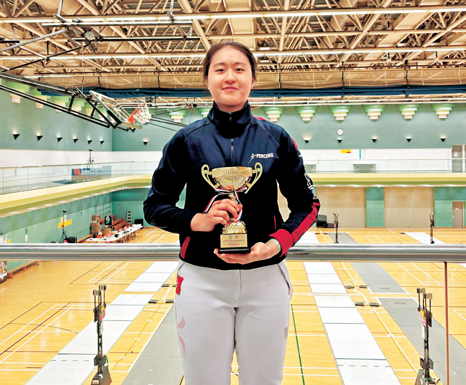 ●18歲重劍新星陳海琳成功克服「兩棲」運動員的陣痛，在剛結束的U20劍擊錦標賽重踏冠軍台階。