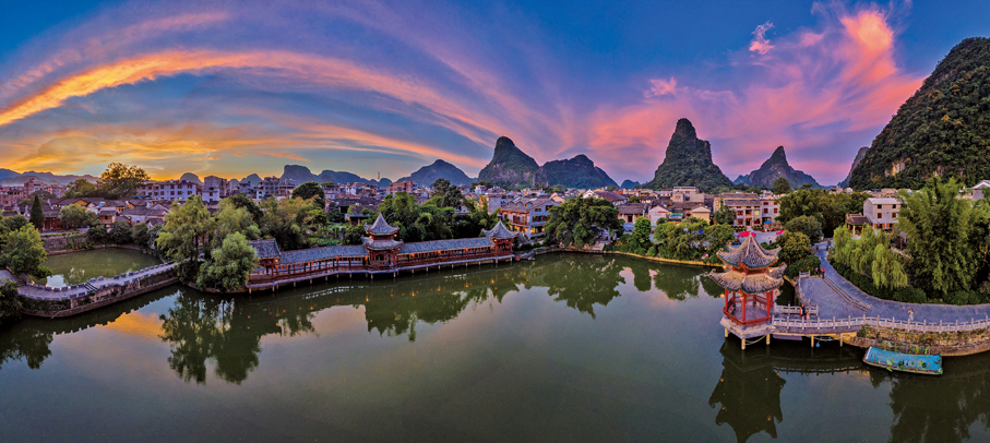 ●霞光耀古鎮。廣州市攝影家協會：黃慶衡 攝