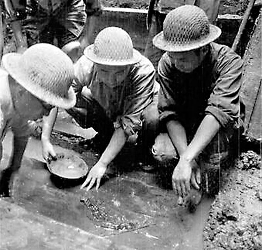 ●子彈庫楚墓發掘現場。 網上圖片