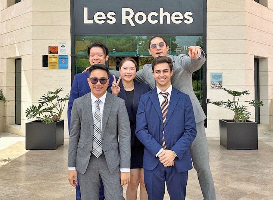 ●學生透過「雙學位課程」分別到瑞士和昆士蘭的高等院校學習。