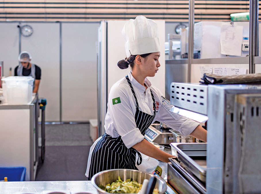 ●黃雯儀於第四十七屆世界技能大賽烹飪（西餐）項目奪得卓越表現獎。