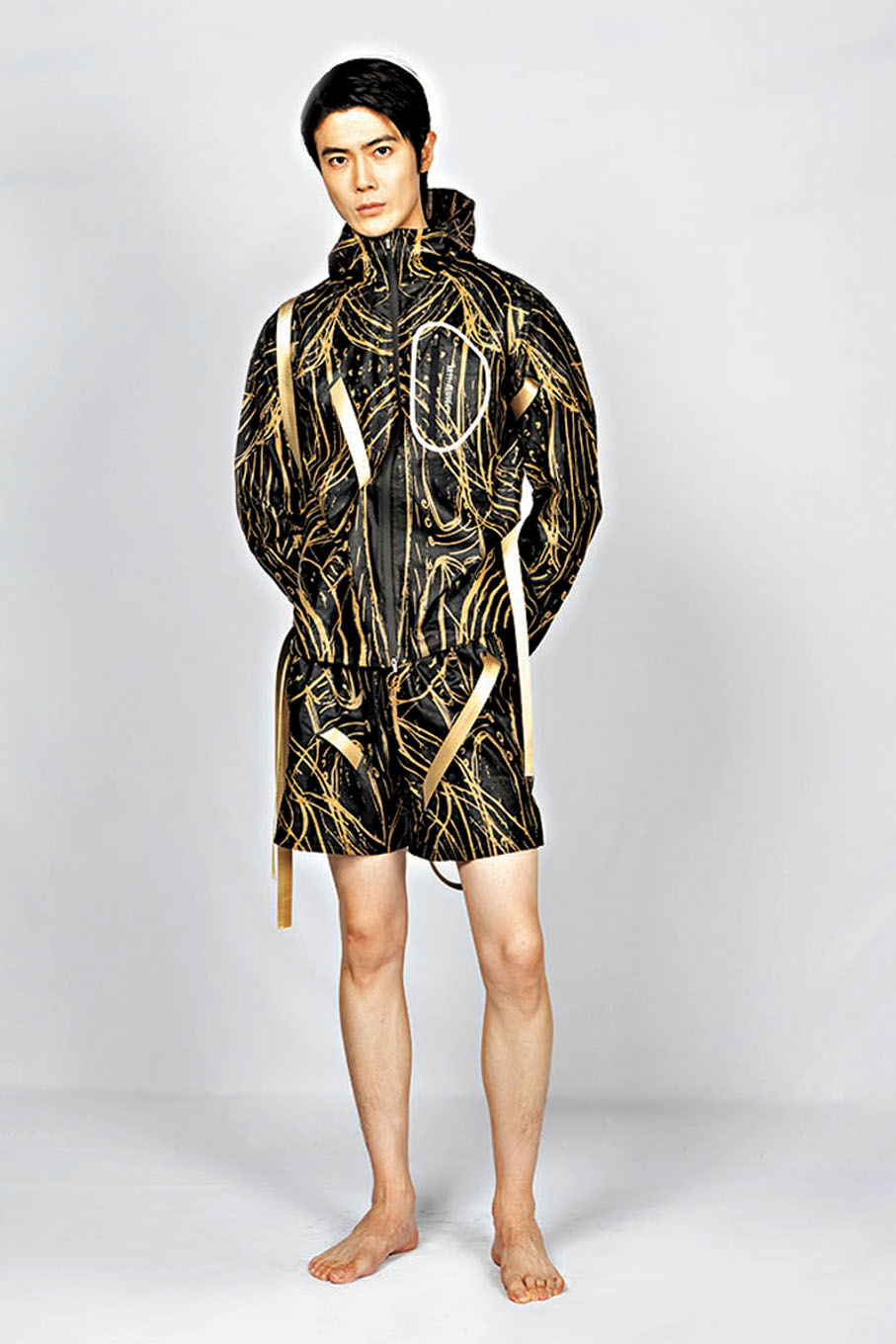 ●ARTY:ACTIVE與歐陽煦合作的時裝作品。