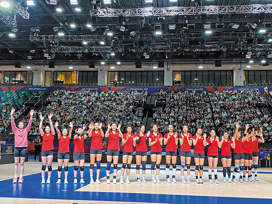 ●國家隊女排首次踏足啟德體育園，與球迷見面及互動。