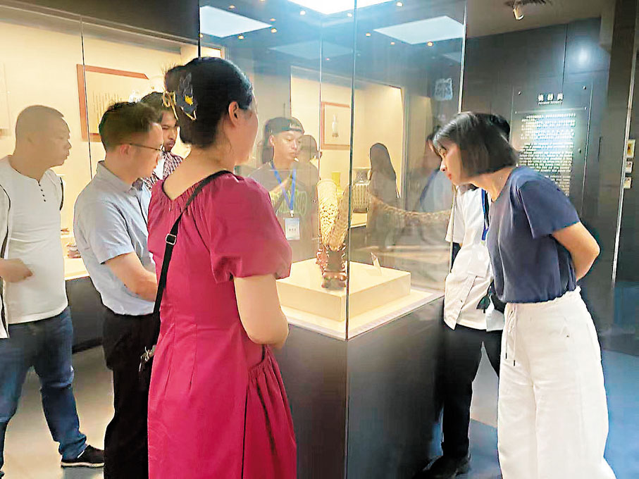 ●香港學生去年在單聲珍藏文物館參觀。香港文匯報江蘇傳真