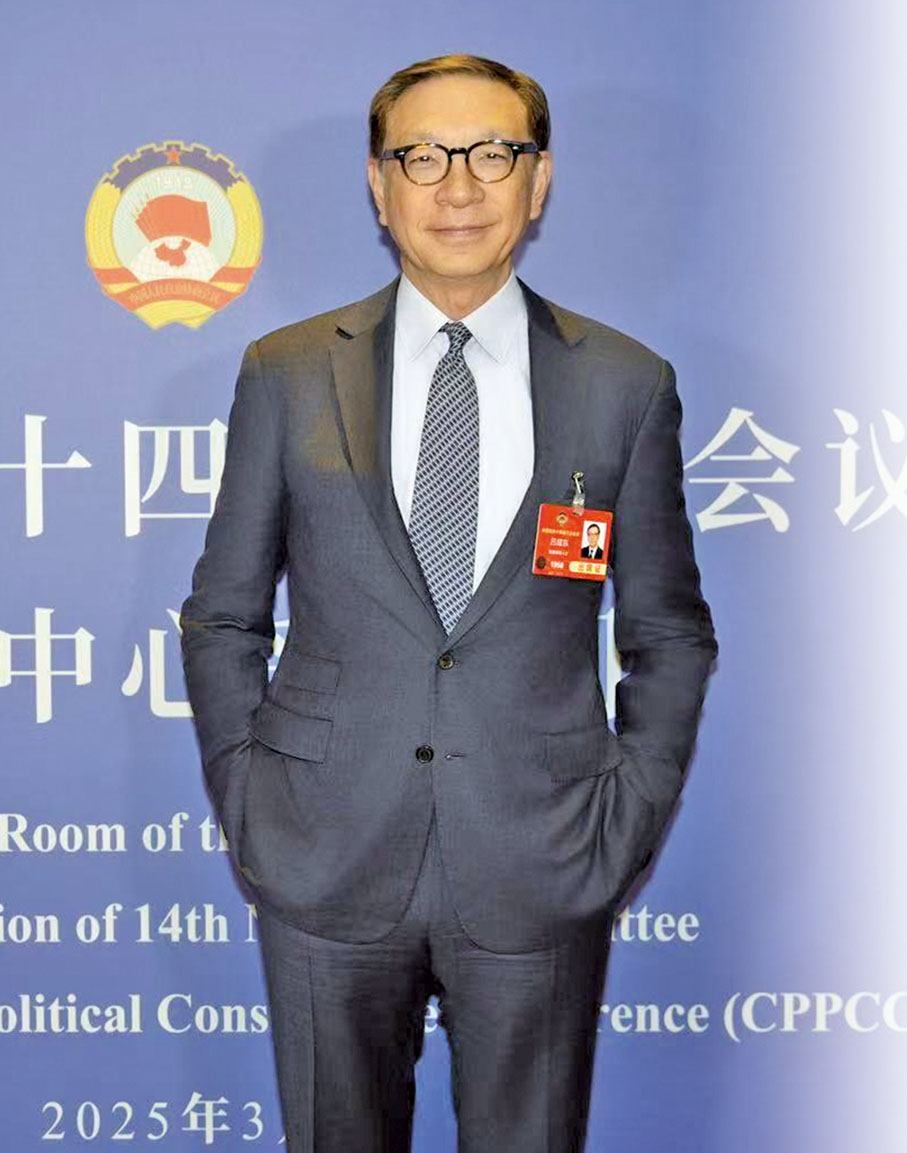 ●全國政協委員、銀河娛樂集團主席呂耀東