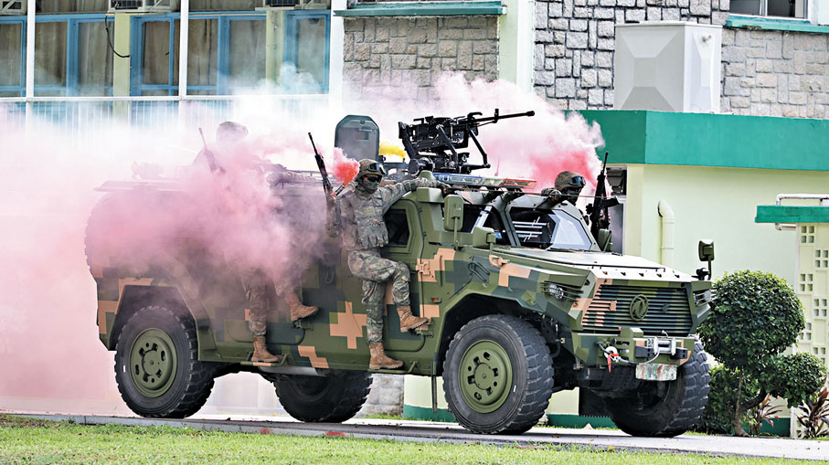 ●軍營開放日表演十分精彩。