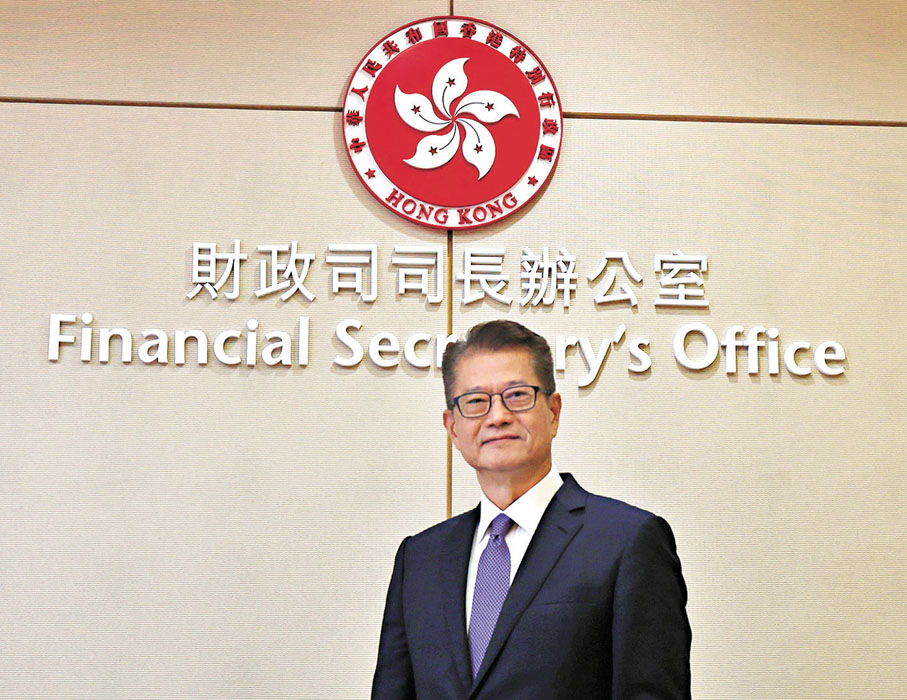 ●陳茂波指，香港在「一國兩制」下持續發揮獨特優勢和「內聯外通」的橋樑作用，既能助力內地企業借香港平台上市集資、拓展全球業務，也可為內地市場吸引國際投資，同時香港亦可在數字資產等領域先行先試。 香港文匯報記者萬霜靈  攝