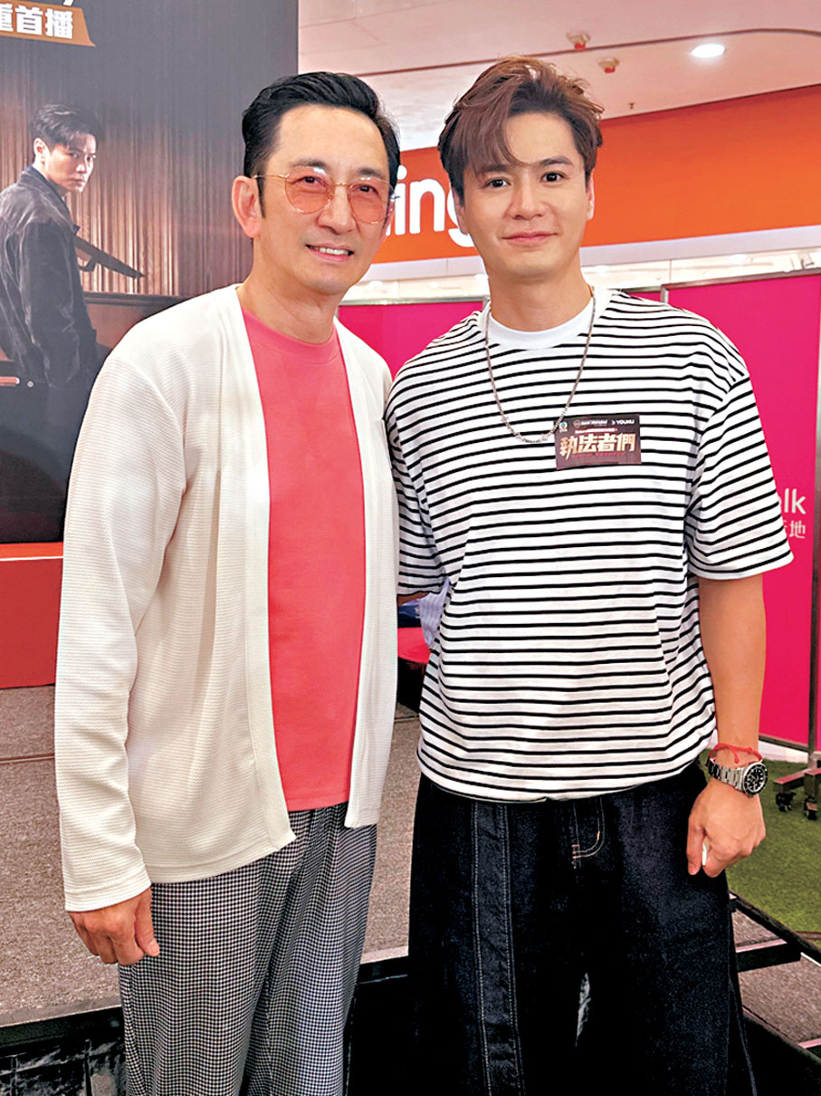 ●同為人父的吳啟華（左）和羅子溢有很多話題。  子棠 攝