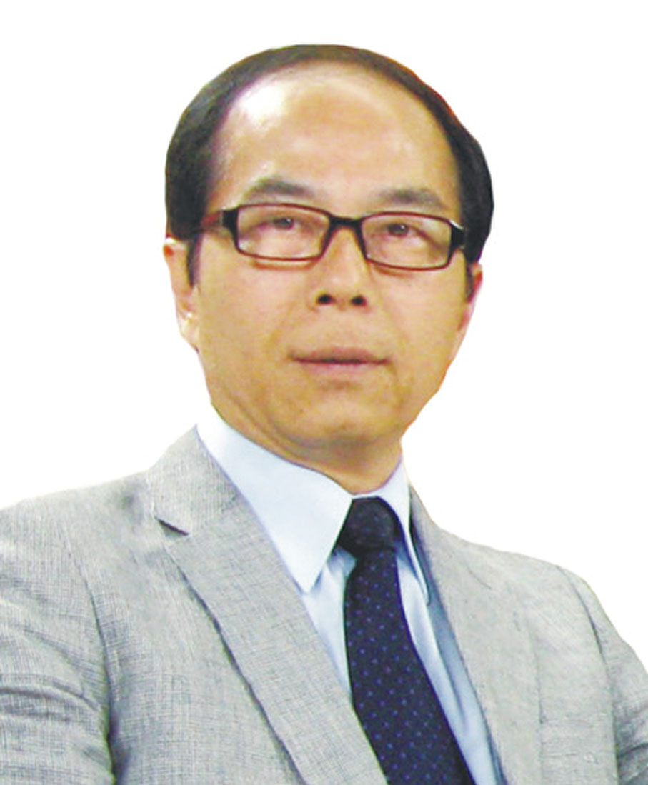 國際中醫中藥總會執行會長盧鼎儒：傳統中藥飲片的煎煮調配流程耗時耗力，對都市人群不便，而濃縮顆粒通過標準化生產實現了「即沖即服」的突破，正逐步改寫中藥消費習慣。