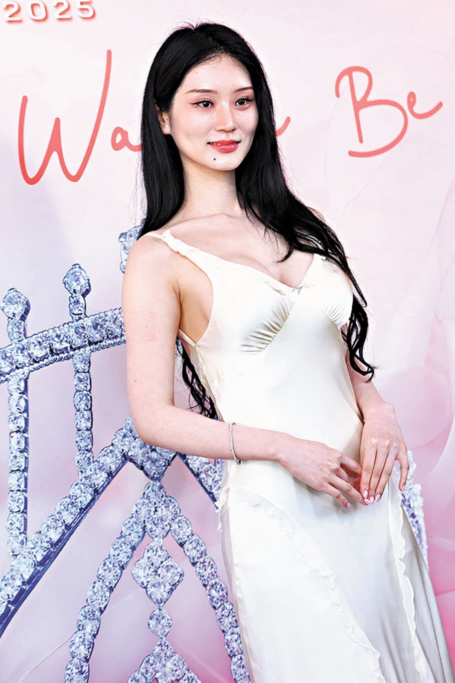 ●莊靜景性感撩人。