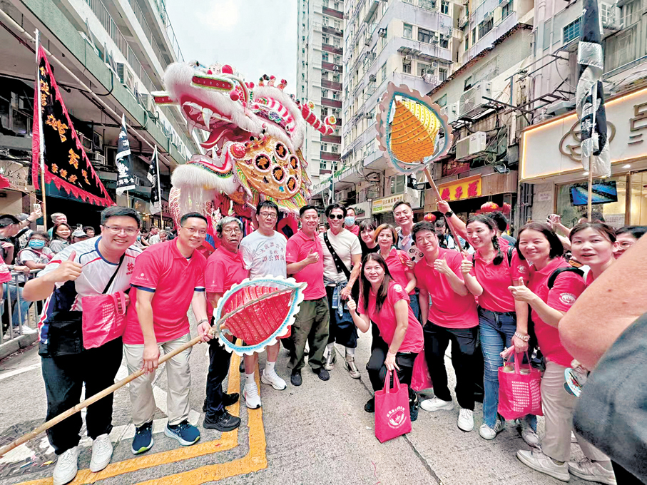●為慶祝譚公誕,東區民政事務處聯同東區區議會等舉辦一系列活動。受訪者供圖