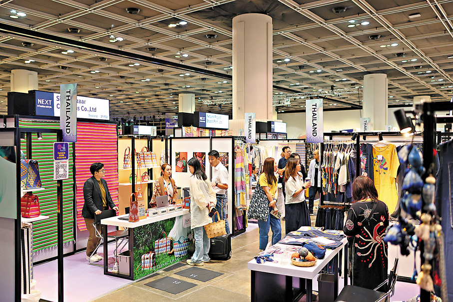 ●今年的香港時裝節,約有30家泰國展商展示融合泰國文化遺產、可持續發展及創新技術的時尚物料。