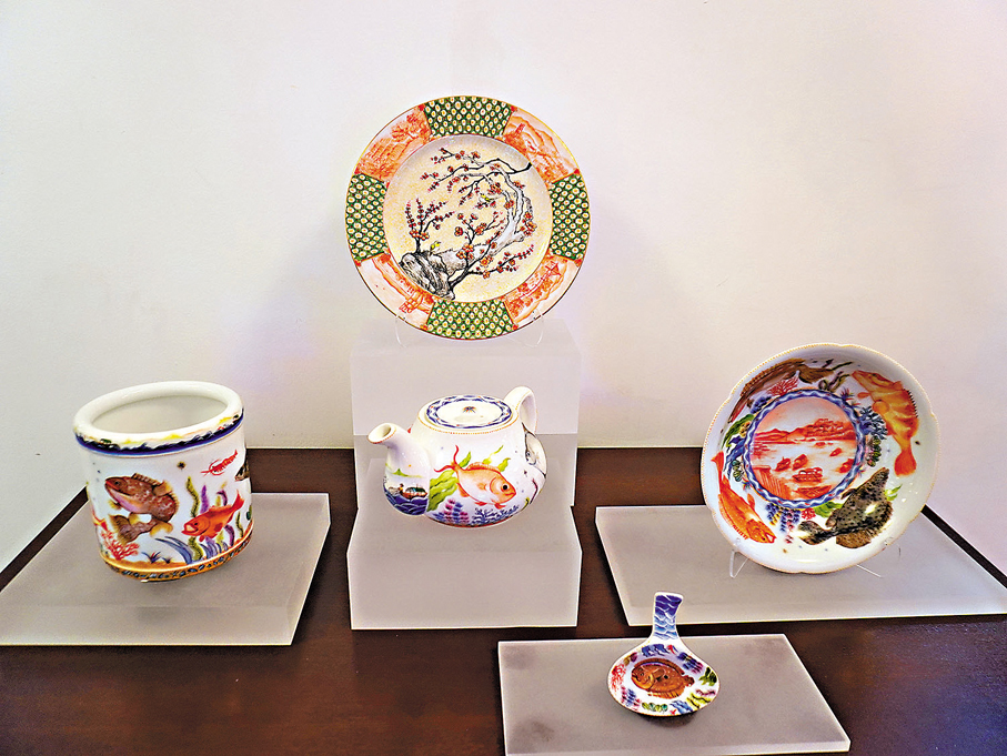 ●陳樂瑤以本地常見海魚為主角，重新演繹魚藻紋。