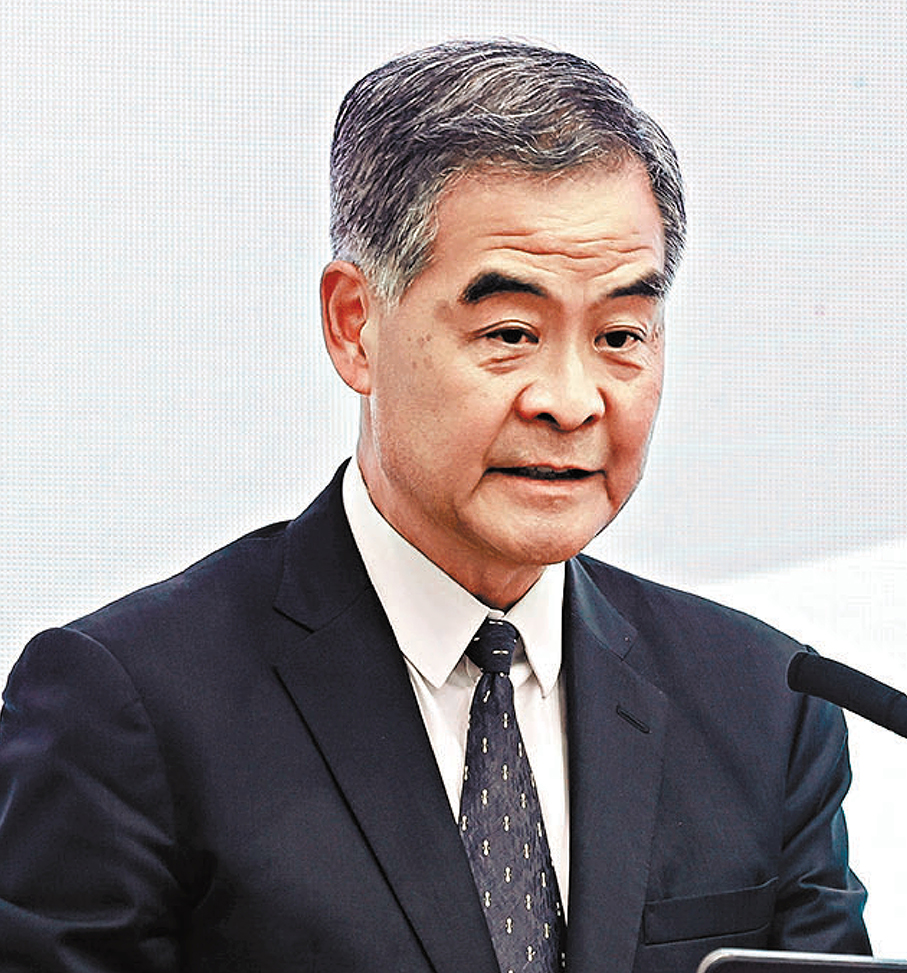 ●梁振英強調，香港是國際金融、貿易、航運中心，這些並非僅指硬件建設，軟件也需提升。