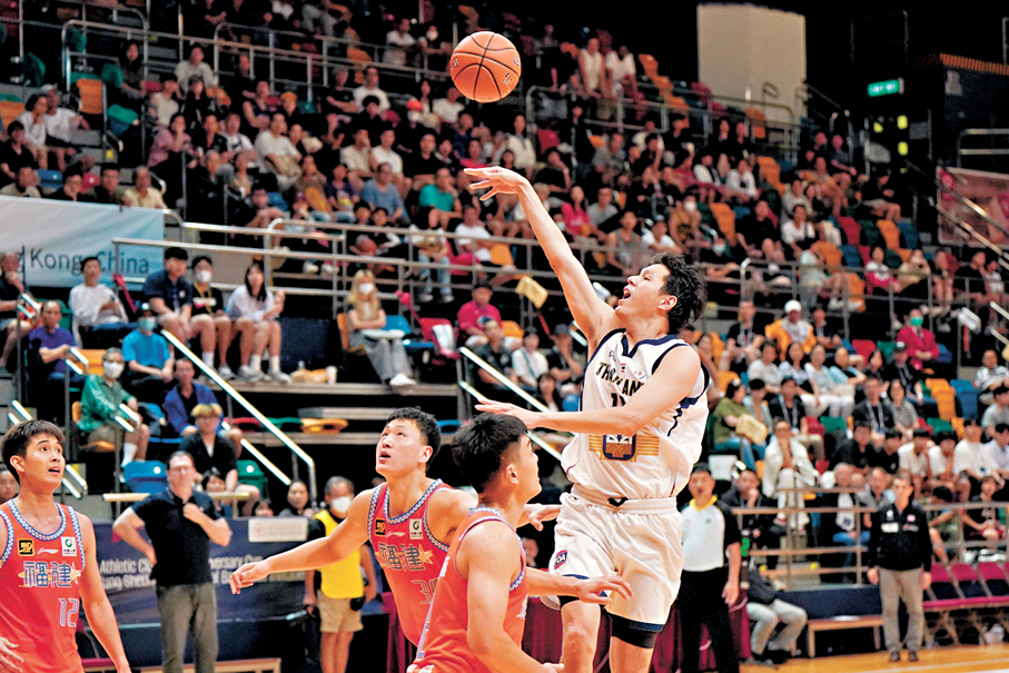 ●泰國隊(白衫)在決賽力戰下以94:92險勝福建晉江文旅奪冠。
