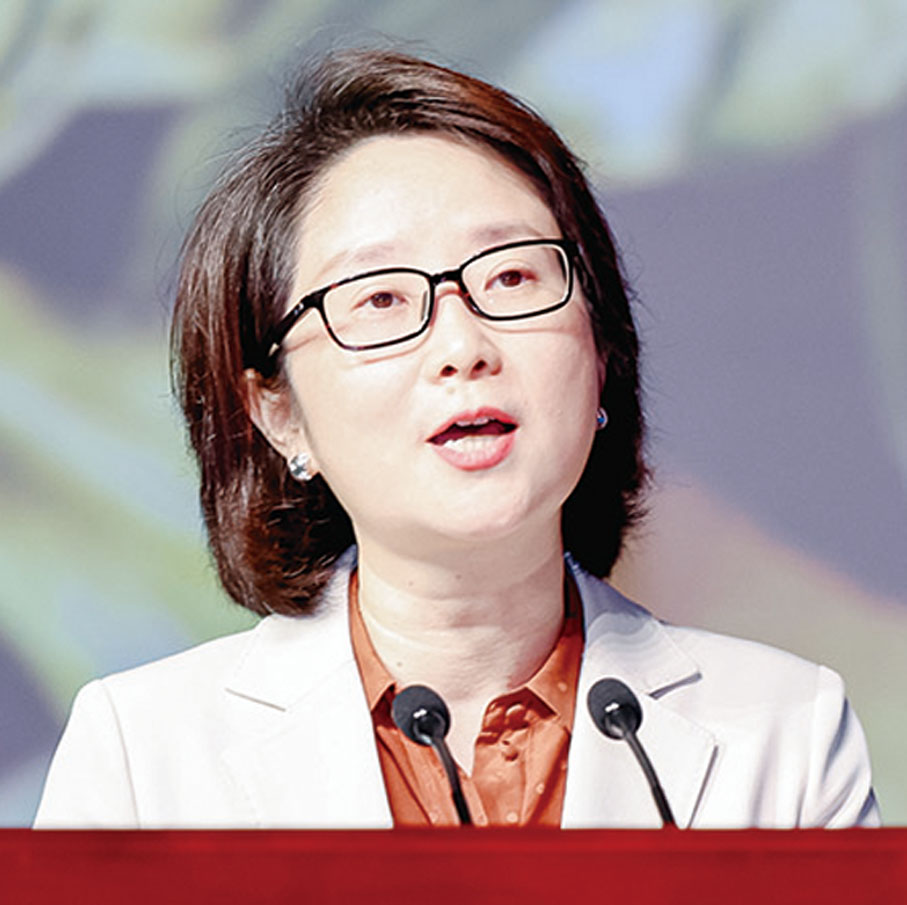 ●上海市徐匯區副區長原穎娜致歡迎辭。