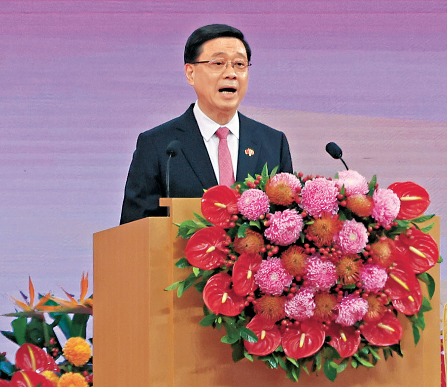 ●李家超強調，自己寧願做艱難的改革者，都不能做安逸的停滯者。 香港文匯報記者萬霜靈  攝