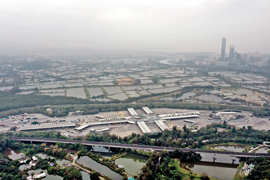 ●有議員提出設立創新體制機制推動北部都會區發展。圖為北都區新田落馬洲一帶的用地。 資料圖片