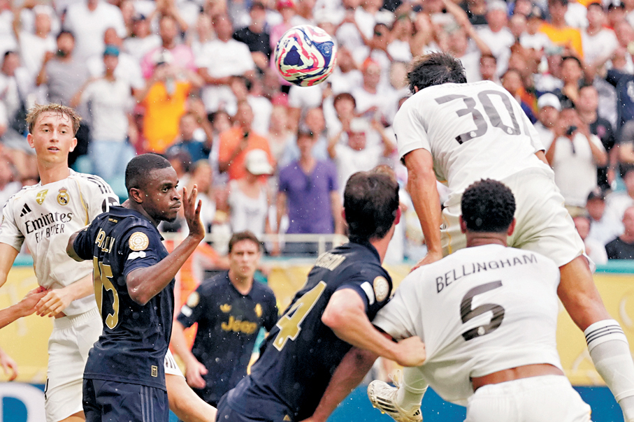 ●干沙路加西亞（30號）頭槌轟入個人今屆賽事第三球。  美聯社