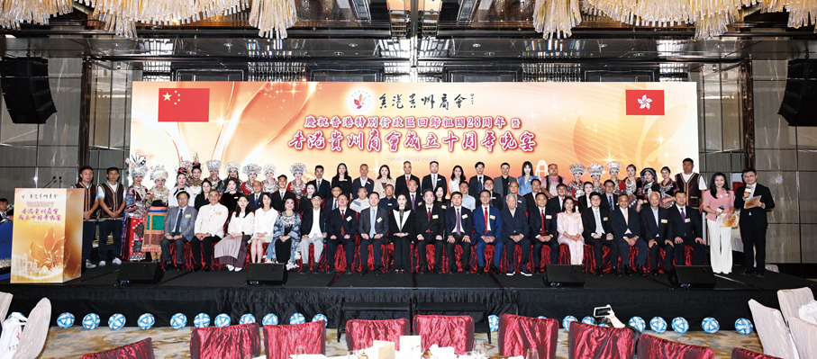 ●賓主合影留念。