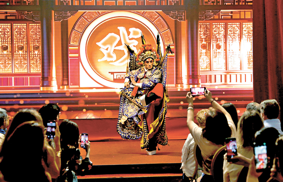 ●演員表演武生經典劇目《挑華車》。