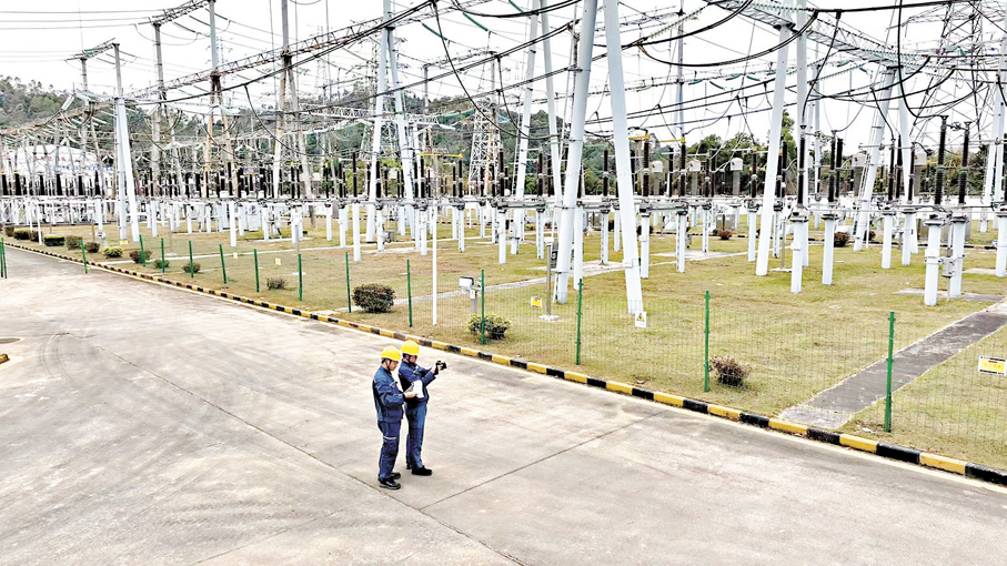 ●深港電力互通促進兩地人員技術交流,共同維護電網安全,成為彼此重要的「外援」。 受訪者供圖