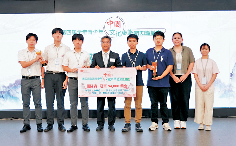 ●團體賽冠軍聖言中學(高中組)和香港理工大學(大專組)。 大公文匯全媒體記者麥潤田 攝