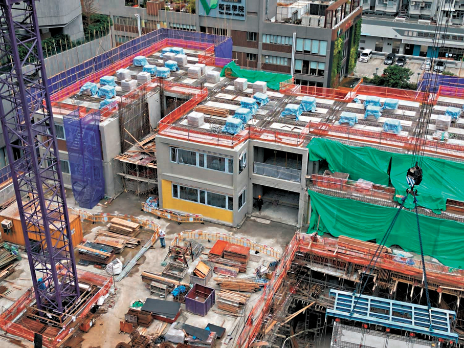 ●現時已有逾100個政府及私人項目採用MiC建築法。圖示位於火炭的小學新校舍透過MiC技術建成。 網誌圖片